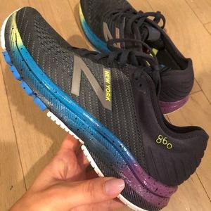 New Balance 860 Women’s Sneaker Size 8
